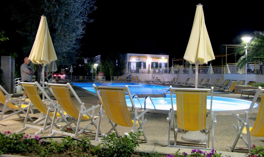 Villaggio Turistico Residence Delfino Vieste Extérieur photo