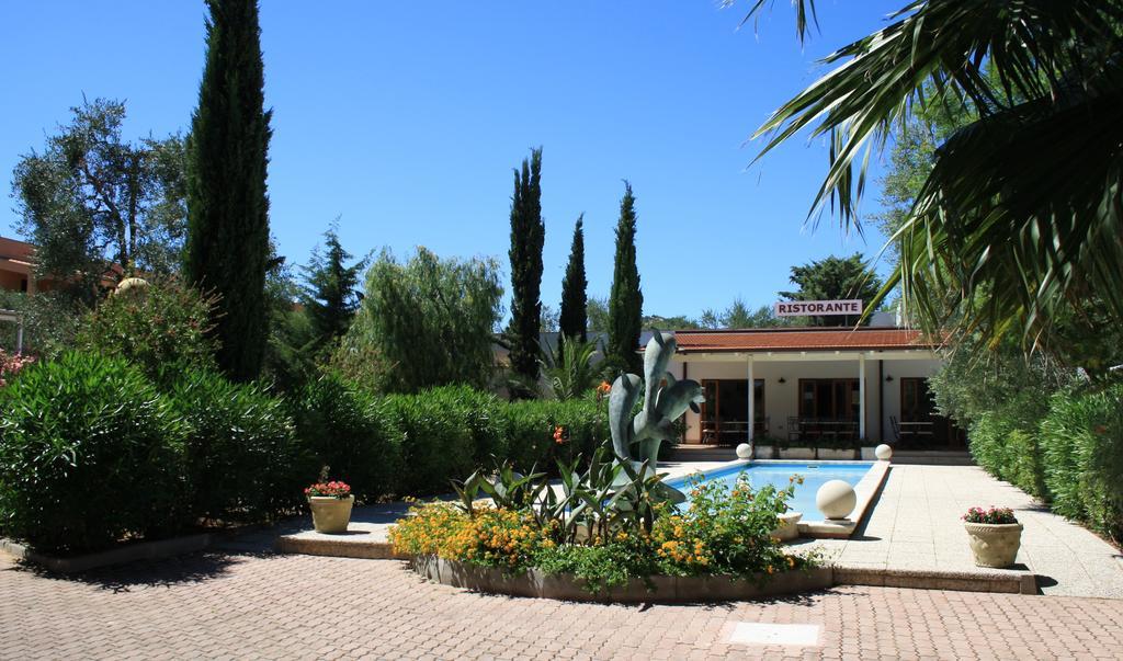 Villaggio Turistico Residence Delfino Vieste Extérieur photo