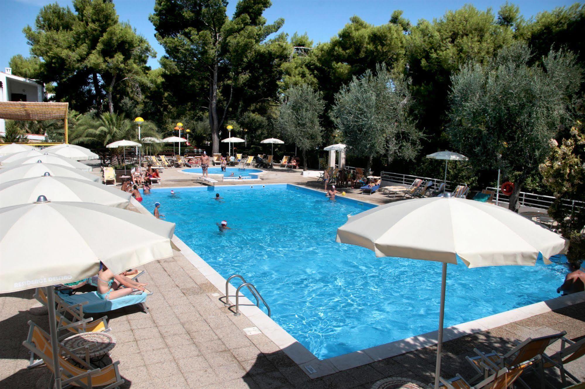 Villaggio Turistico Residence Delfino Vieste Extérieur photo